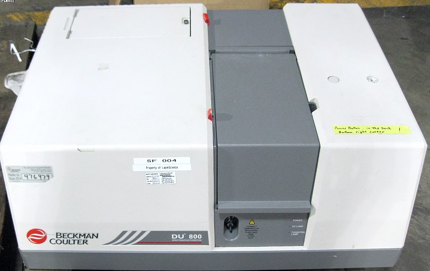 BECKMAN COULTER Model DU 800 Spectrophotometer.
